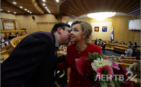 Фоторепортаж ЛенТВ24: в преддверии Нового года Александр Дрозденко наградил отличившихся жителей Ленобласти