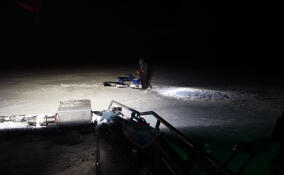 Потерявшегося в темноте рыбака спасли на Ладожском озере