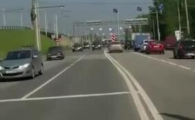 Дорожники Ленобласти дали советы водителям в случае ЧП на дороге