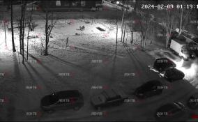 Появились кадры поджога авто военнослужащего в Новом Девяткино