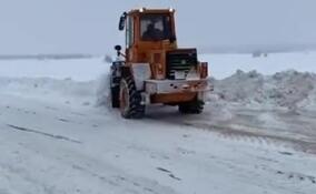 В Ленобласти за сутки от снега очистили 14,4 тысячи километров дорог