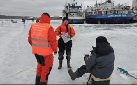 Ледовую обстановку бухты Петрокрепость проконтролировали ленинградские спасатели