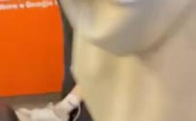 В Мурино молодой дебошир напал на персонал и посетителей ресторана быстрого питания