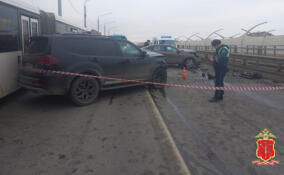 На Планерном виадуке Renault влетела в Kia, водитель погиб