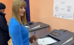 Депутат Госдумы Светлана Журова проголосовала на выборах в Кировске