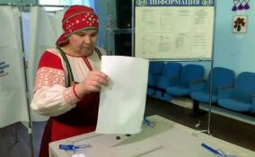 В поселке Винницы вепсы пришли голосовать в национальных костюмах