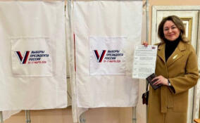На избирательном участке во Всеволожске проголосовала председатель Комитета МСУ Ленобласти