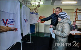 Фоторепортаж ЛенТВ24: Александр Дрозденко проголосовал на выборах президента 2024