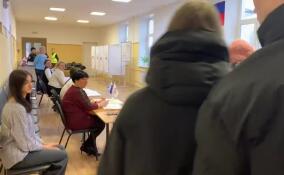 Жители Отрадного посещают избирательные участки целыми семьями