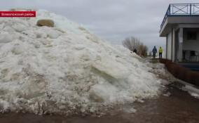 На Ладожском озере образовались навалы льда