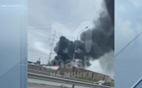 В Кудрово недалеко от дилерского центра Lada произошло сильное возгорание