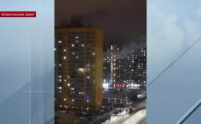 20 человек спасли из горящей многоэтажки в Мурино