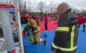Соревнования «Сильнейший пожарный» проходят в Северной столице