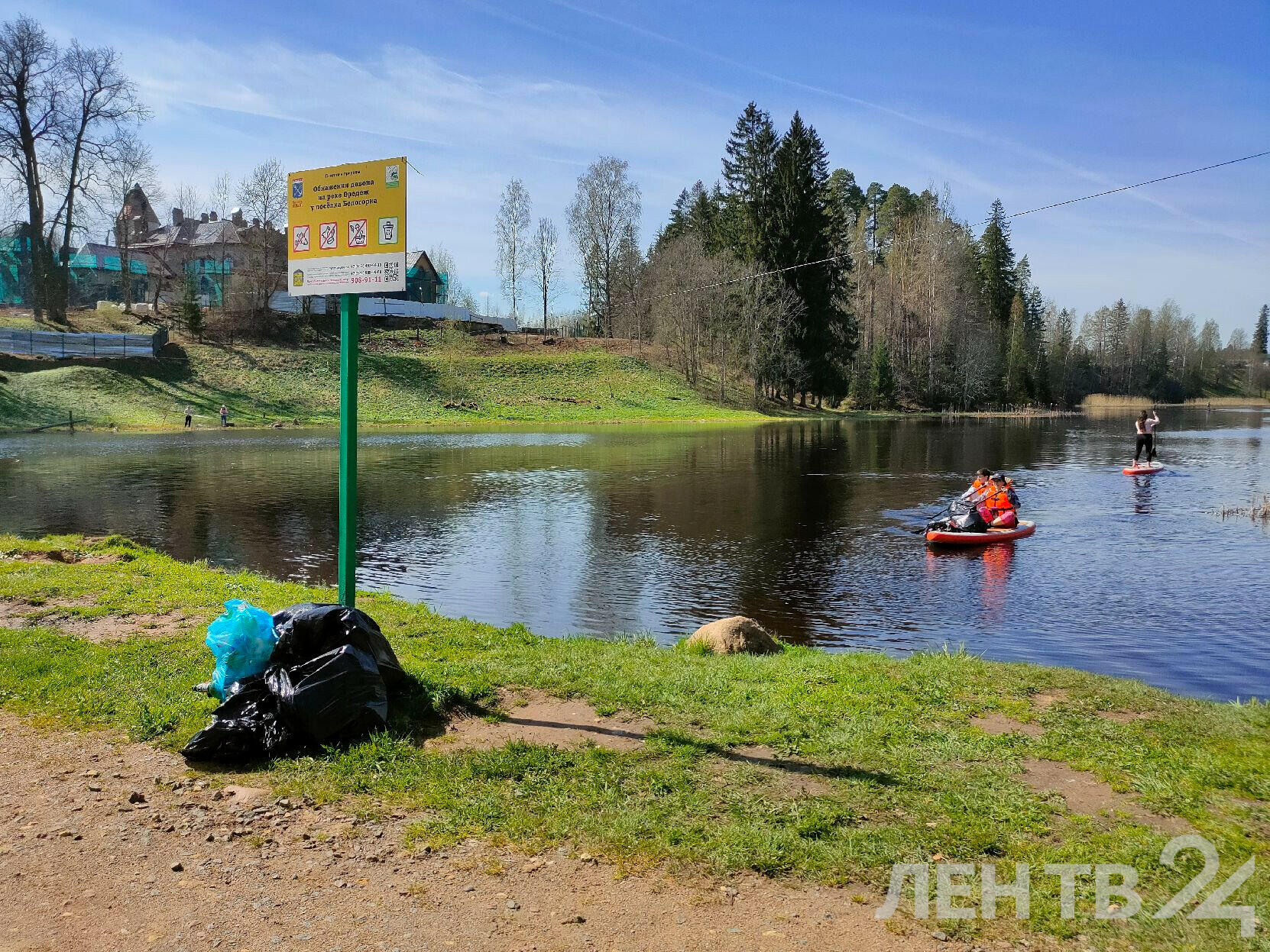 На реке Оредеж прошел экологический сплав на сапбордах