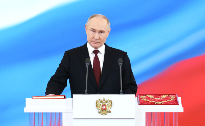 Польза, честь и слава: Владимир Путин в пятый раз присягнул Отечеству