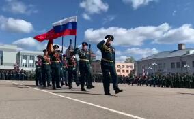 Торжественное шествие войск прошло по случаю Дня Победы в Луге