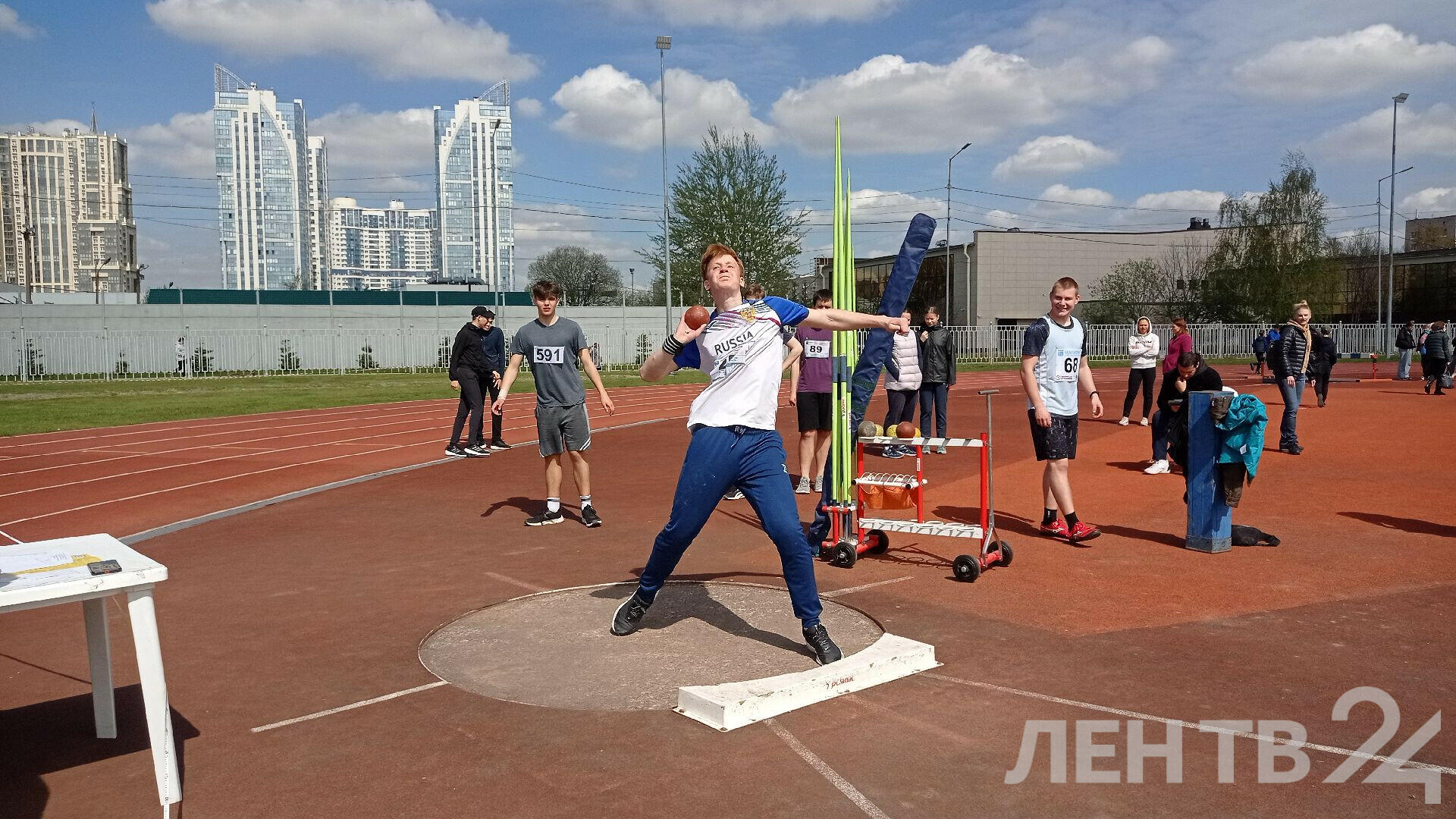 Ленинградская молодёжь участвует в первенстве по лёгкой атлетике