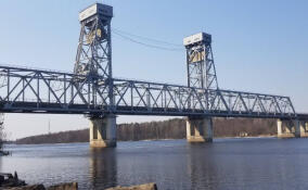 Лодейнопольский мост через Свирь разведут 21 мая