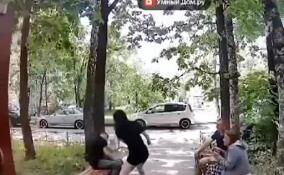 Участница шоу «Пацанки» избила молотком соседа в Петербурге