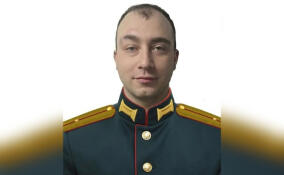 Младший лейтенант Александр Фрундин спас раненых под непрекращающимся огнем