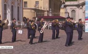 Петропавловская крепость приняла фестиваль духовых оркестров в честь Дня России