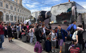 В выборгском лагере встретили 70 детей из Енакиево