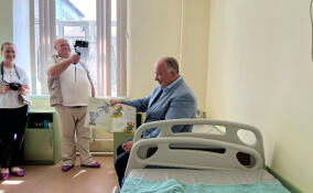 Маленьким пациентам в Приозерске подарили две тысячи книг