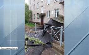 Потоп, поваленные деревья и снесенные крыши домов: на Ленобласть обрушился циклон «Делия»