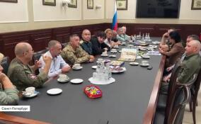 Члены Правительства Ленобласти наградили военнослужащих, проявивших себя в ходе СВО