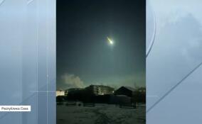 Жители Якутии щедро делятся в сети кадрами падения астероида