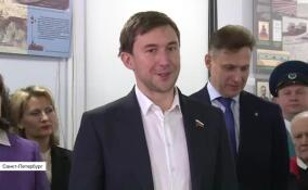 Сергей Карякин сыграл в шахматы в Музее мостов Петербурга