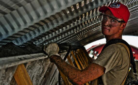 За год зарплаты строителей выросли на 84%