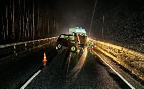 Легковушка и автобус столкнулись на трассе «Кола» в Ленобласти