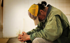 Бездомные  без документов получат право на медпомощь