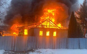 В деревне Куттузи загорелся одноэтажный кирпичный дом