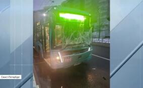 Женщина пострадала в аварии с общественным транспортом в Петроградском районе