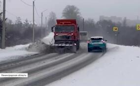 Специалисты 47-го региона очистили от снега более 14 тысяч километров дорог