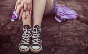 Гражданина Таджикистана задержали за приставания к 15-летней девочке в Ленобласти