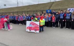 Школьники Ленинградской области приобщаются к пожарному делу