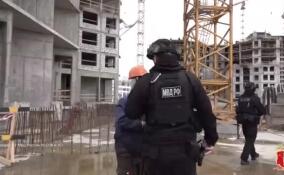 Полицейские пришли на стройки в Ломоносовском районе