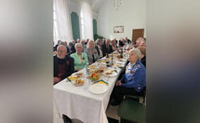 В Ленобласти поздравили с 80-летием Победы детей войны – ветеранов госслужбы