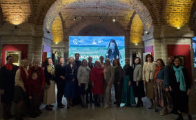 В крипте Смольного собора обсудили поддержку женских социальных инициатив в Ленобласти