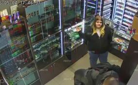 Юноша обокрал вейп-шоп на Ленинском проспекте в Петербурге