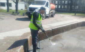 Коммунальщики наводят порядок в Выборге