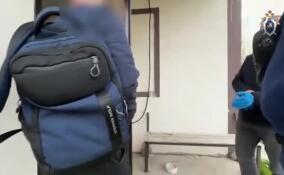 В Тосненском районе двоих полицейских подозревают в посредничестве во взяточничестве