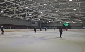 Вячеслав Комаров посетил тренировку ХК «Ленинградец»