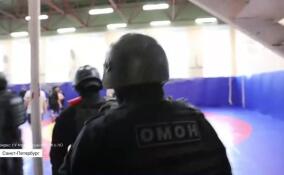 Сотрудники полиции, Росгвардии и военкомата нагрянули в два клуба единоборств Петербурга