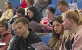 В Петербурге планируют ввести единовременную выплату для студенток за рождение ребенка