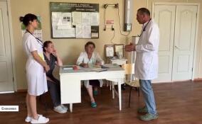 Ленинградские врачи приехали в Енакиево