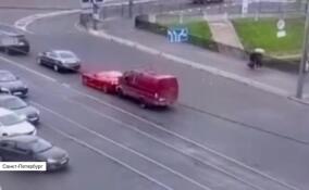 ДТП в Петербурге: водитель «Газели» врезался в «Феррари»